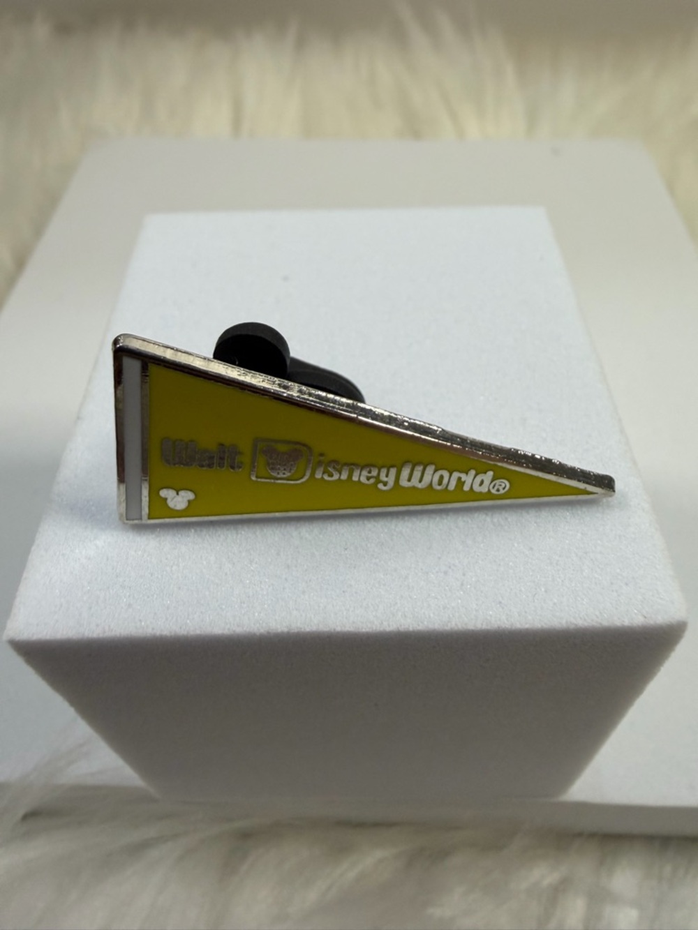 💜3/$15 Walt Disney World Yellow Pennant Enamel Pin